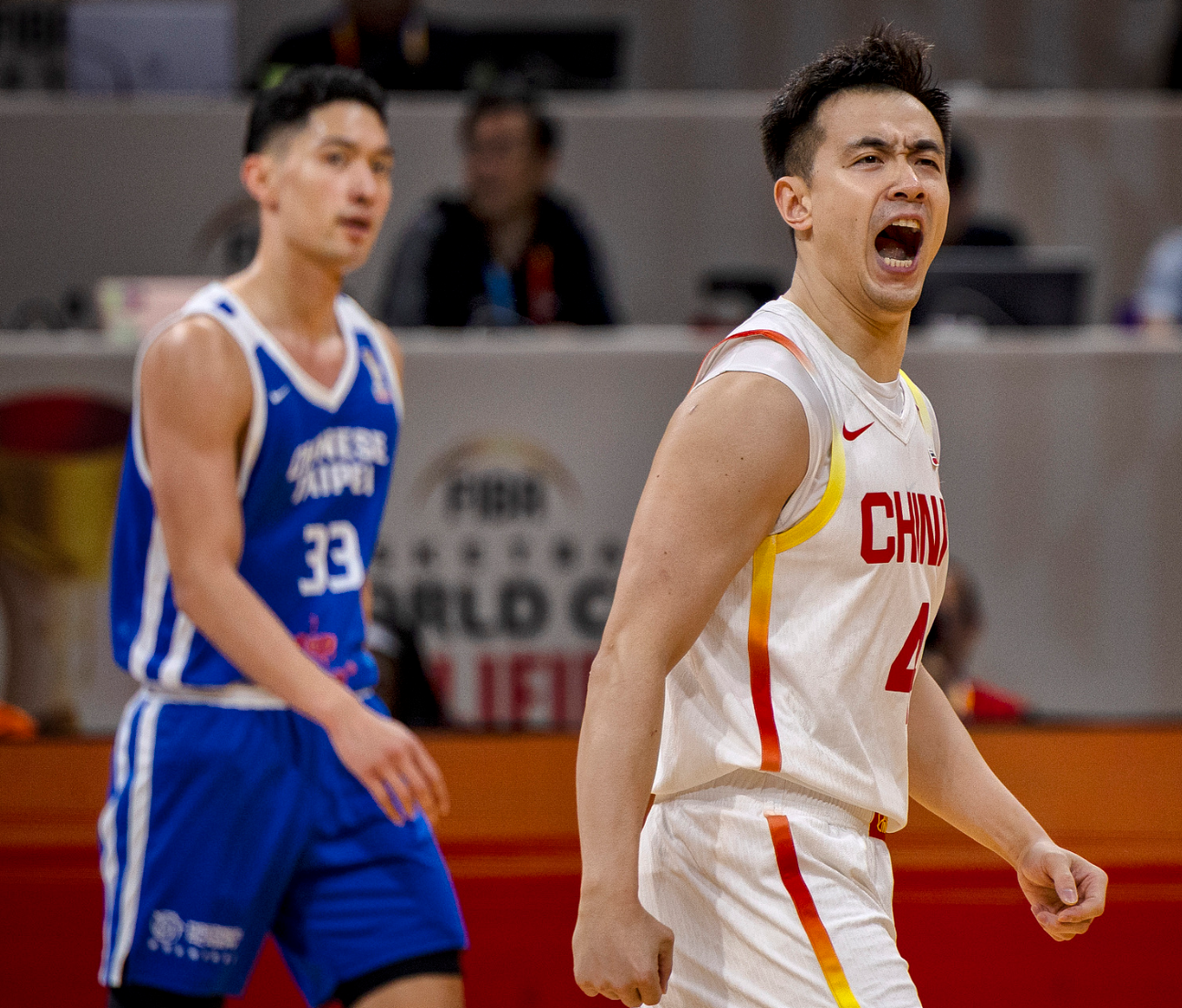 开云体育入口-5分钟4犯仍男篮功臣！末节超远三分绝平值千金 赵继伟14分钟13分