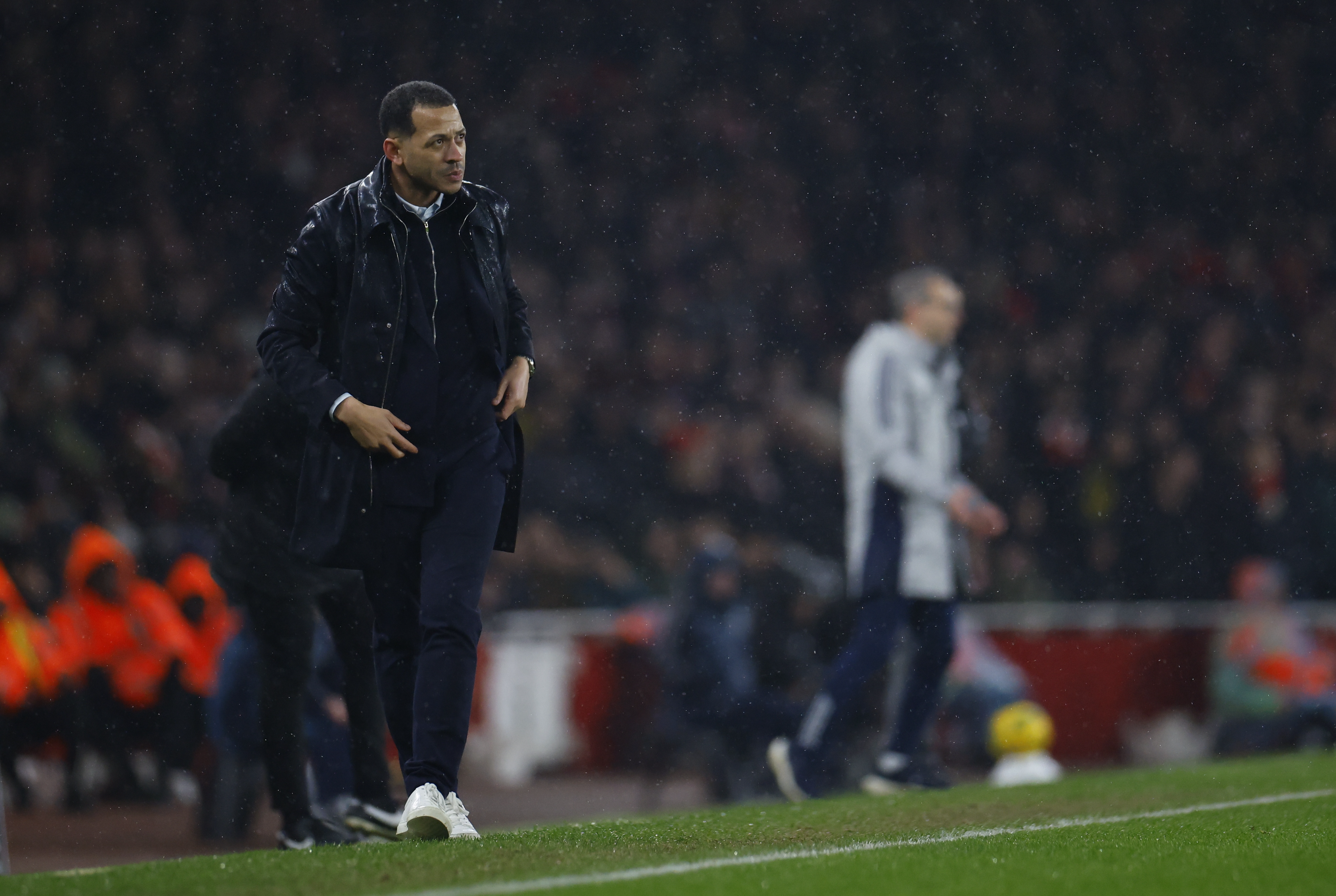 kaiyun-再次吃红牌+定位球丢分：这支切尔西问题依旧，他们缺少一个大哥